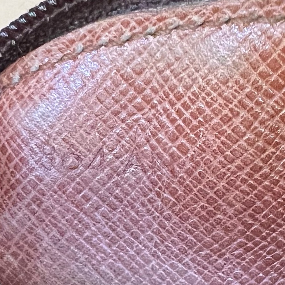 Vintage Louis Vuitton- 1986  LV Pochette
Secret / Rare Shoulder Bag - Picture 14 of 17